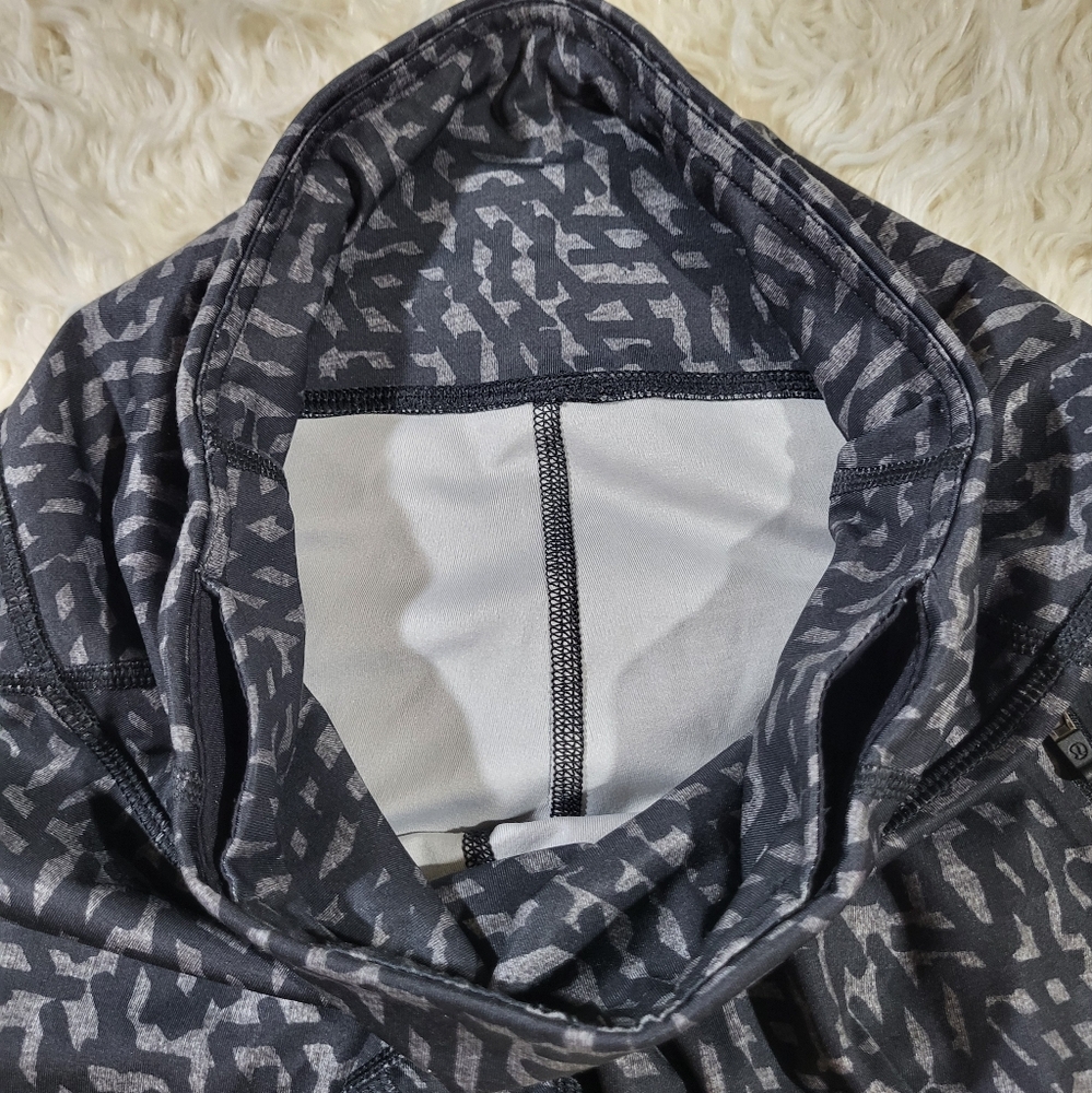 Lululemon Geometric Print Pocket Zipper Leggings Size 4 - Picture 6 of 14